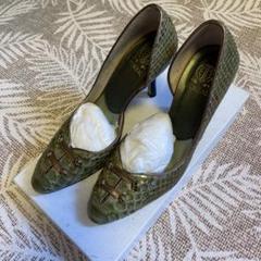 ル 年末のプロモーション 大幅お値下げ美品 TOREALのハイヒール22センチ - メルカリ 靴
