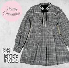 Honey Cinnamon チェック柄 デコルテ開き プリーツミニワンピース