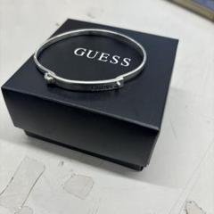【おまけ付】 自宅保管】GUESS 新品未使用 ゲス シルバー色 ピアス バングル アクセサリー