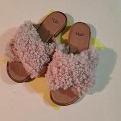 natsu※完売品UGGフラットサンダル期間限定値下げ！！ UGG、フラッフサンダルから夏の新作コレクション - トラベル Watch