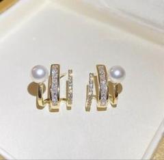 可愛い❣️華やか✨️3連 パールピアス ゴールド 高見え キラキラ 結婚式