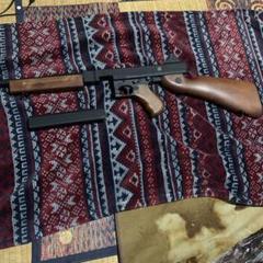 【最終お値下げ】SNOW WOLF社製のトンプソンM1A1電動ガン