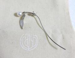 新品 ucalypt Pearl Curve Line Earring パール