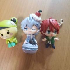 カラフルピーチ　キーホルダー　フィギュア
