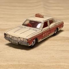 トミカ 日産セドリック 4ドア H.T サトウタクシー No.13 1/65 トミカ 日産セドリック 4ドア H.T サトウタクシー No.13 1/65