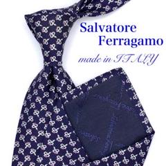 【美品】Salvatore Ferragamo ネクタイ 小紋柄 紫系 シルク