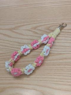 【ハンドメイド】マクラメ花ストラップ