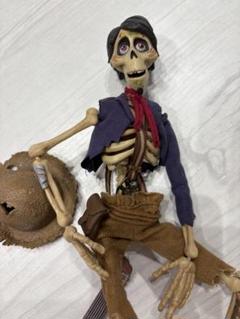 新品未開封　完動品　リメンバーミー　ヘクター　シンギングフィギュア ディズニーストア リメンバーミー ヘクター シンギング