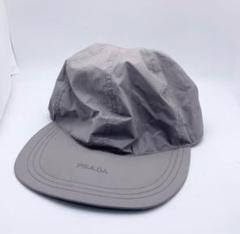 PRADA グレー ナイロンキャップ