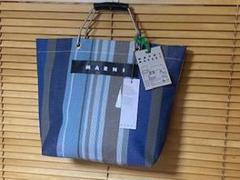 新品MARNI フラワーカフェ メッシュトートバッグ アルミハンドル ブルー系 新品MARNI フラワーカフェ メッシュトートバッグ アルミハンドル