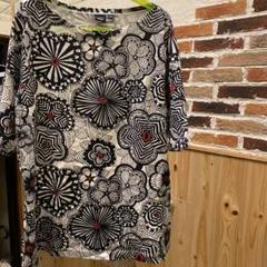 marimekko モノトーン花柄五分袖チュニック　サイズ38 marimekko モノトーン花柄五分袖チュニック サイズ38 - メルカリ
