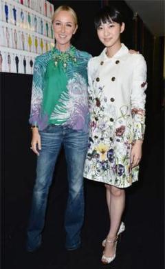 激レア品 GUCCI JOJOコラボ トレンチコート ショー様専用 激レア品 GUCCI JOJOコラボ フローラリネン