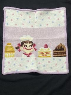 フェイラー　ペコちゃんハンカチ ペコちゃんとラブラリー バイ フェイラーのコラボハンカチ