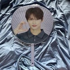 seventeen ジュン　うちわ SEVENTEEN セブチ ジュン JUN SVT うちわ - メルカリ