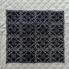 レースポケットチーフ　ハンカチ　ハンドメイド　 濃紺　アイボリー