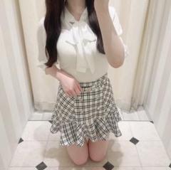 evelyn ロゴベルトチェックsk 白 evelyn ロゴベルトチェックsk 白 - メルカリ