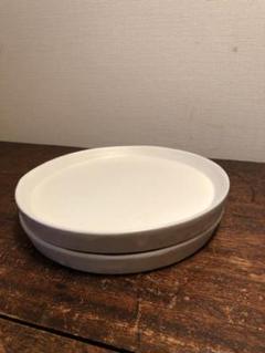 飯高幸作ラウンドプレートリム皿白マット