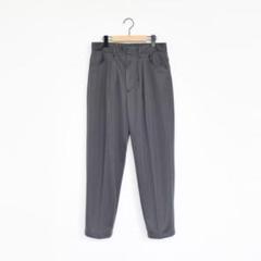 FARAH（ファーラー）ツータックワイドテーパードパンツ グレー 32 未使用品 FARAH（ファーラー）ツータックワイドテーパードパンツ グレー