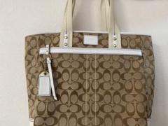 COACHシグネーチヤートートバック