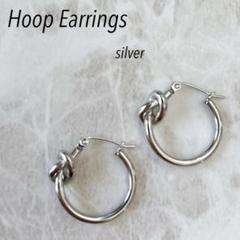 フープピアス　レディース　シルバー　トレンド　結び目　アクセサリー　シンプル