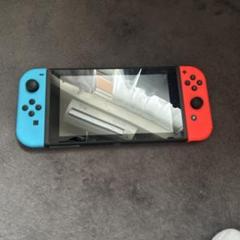 Nintendo Switch 本体 青と赤のJoy-Conのサムネイル