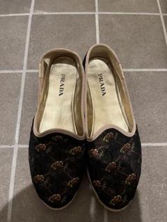 PRADA 花モチーフ ベージュミュール 箱付き　ヴィンテージ 高品質 PRADA 花モチーフ ヴィンテージ 箱付き ベージュミュール