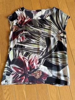 【美品】ESCADA エスカーダ 花柄タイトスカート 黒地 ラメ付き　34 ESCADAのフリマアイテム一覧
