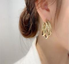 輪っかピアス　プレゼント　ゴールド ♥️人気商品♥️おしゃれ　フープ　レディース