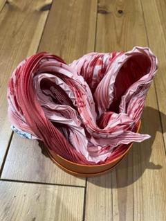美品 エルメス プリーツスカーフ カレ LES MERISES ピンク廃盤品 美品 エルメス プリーツスカーフ カレ LES MERISES ピンク廃盤品