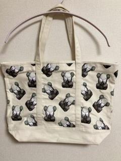 KAWS TOKYO FIRST ウォッシャブル加工 トートバッグ　2個 ユニクロ × KAWS （カウズ）TOKYO FIRSTキャンバス トートバッグ