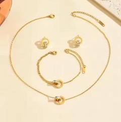 ネックレスとピアスとブレスレットサージカルステンレス 3セット★czダイヤリング