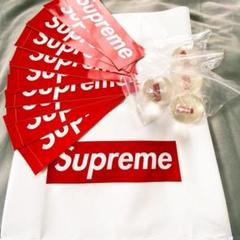シュプリーム supreme ステッカー ノベルティ スーパーボール