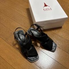 fitfit ブラック ツイスト　ストラップ　ブロックヒール　サンダル