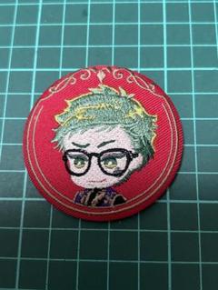 ツイステ　刺繍缶バッジ　トレイ
