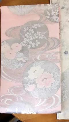 夏着物 夏帯 麗し美品 濁りない綺麗な薄桃色 銀糸 流水 丸文様 四季の花々 美品夏帯 麗しく濁りない薄桃色 フォーマル感 銀糸 流水 丸文様