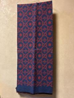 GUCCI GG 蜂 ロゴ マフラー 紺色と赤リバーシブル GUCCI GG 蜂 ロゴ マフラー 紺色と赤リバーシブル - メルカリ