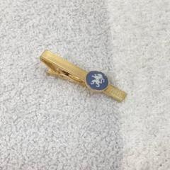 【ウェッジウッド】ネクタイピン　ゴールド　青　結婚式　 獅子 ジャスパー