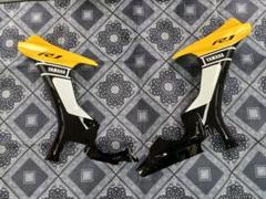 YZF-R1 2016年左右サイドのパネル！凄い美品！