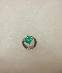 エメラルド ピアス k18wg