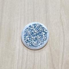 美品　小菅幸子 カモミール　ブローチ　ハンドメイド　陶器