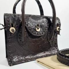 【美品】CARVINGTRIBES カービングトライブス レザーバッグ ブラック ミニメタリックコンビマエストラ バッグ カービングトライブス