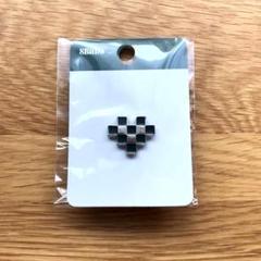 8BitDo　オリジナル ロゴ ピンバッジ