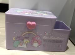 キキララ【新品未開封】ひきだし付きペンスタンド+ペンスタンド付きお家形チェスト syaz069-1.jpg
