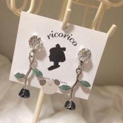 ブラックローズピアス