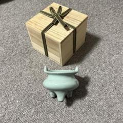 青磁　香炉　作家物　茶道具　松竹梅　雄鶏雌鳥彫刻三つ足香炉　表千家　裏千家 2025年最新】青磁三足香炉の人気アイテム - メルカリ