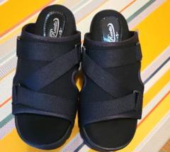 新品☆超軽量 厚底サンダルのサムネイル