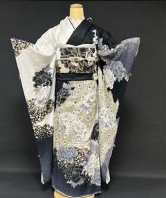 白黒染め分け　孔雀と牡丹のシックな振袖フルセット 白黒染め分け 孔雀と牡丹のシックな振袖フルセット - メルカリ