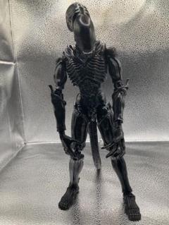 エイリアンフィギュア ブラック 骨格デザイン　ギーガー　稼働式　SF