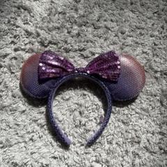 【美品】ディズニー　カチューシャ 紫　ヘアゴムリボン ピンク　カーディガンXL紫 ディズニー カチューシャ ミニー 紫 ビッグリボン ディズニー