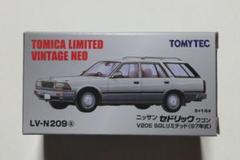 黒箱トミカ／【運転席窓あきver】日産セドリックワゴン白パト 黒箱トミカ／【運転席窓あきver】日産セドリックワゴン白パト